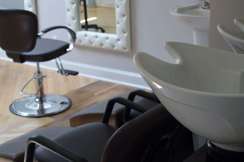 FENIX SALON | 135 Mason St, Greenwich, CT 06830, USA | Phone: (203) 992-1141