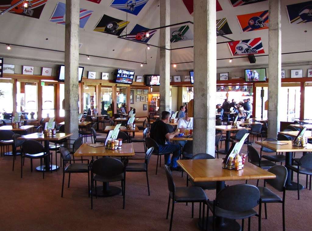 Beebs Sports Bar & Grill | 915 Clubhouse Dr, Livermore, CA 94551 | Phone: (925) 455-7070