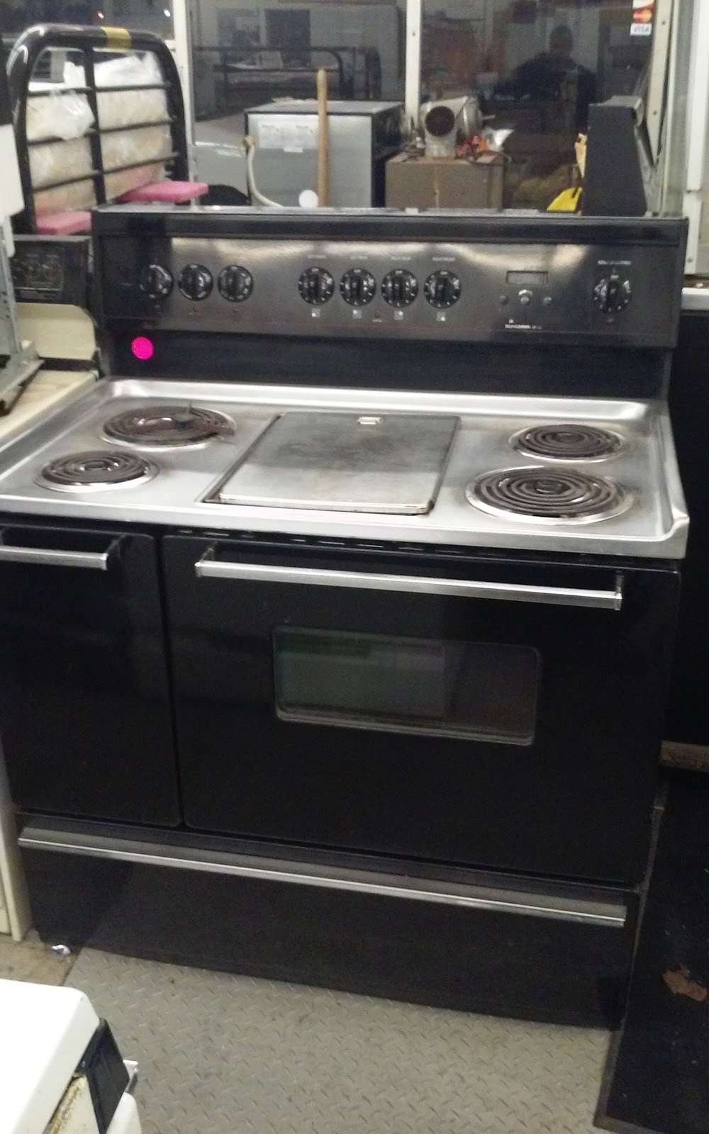 Maywood Appliance - home goods store  | Photo 3 of 9 | Address: 2 N 5th Ave, Maywood, IL 60153, USA | Phone: (708) 681-2222