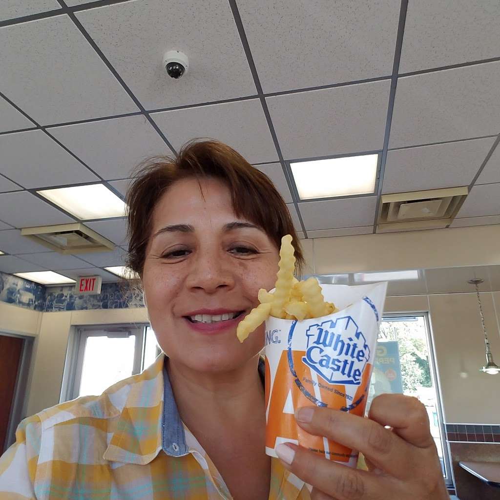 White Castle | 2077 US-1, Rahway, NJ 07065, USA | Phone: (732) 388-4601