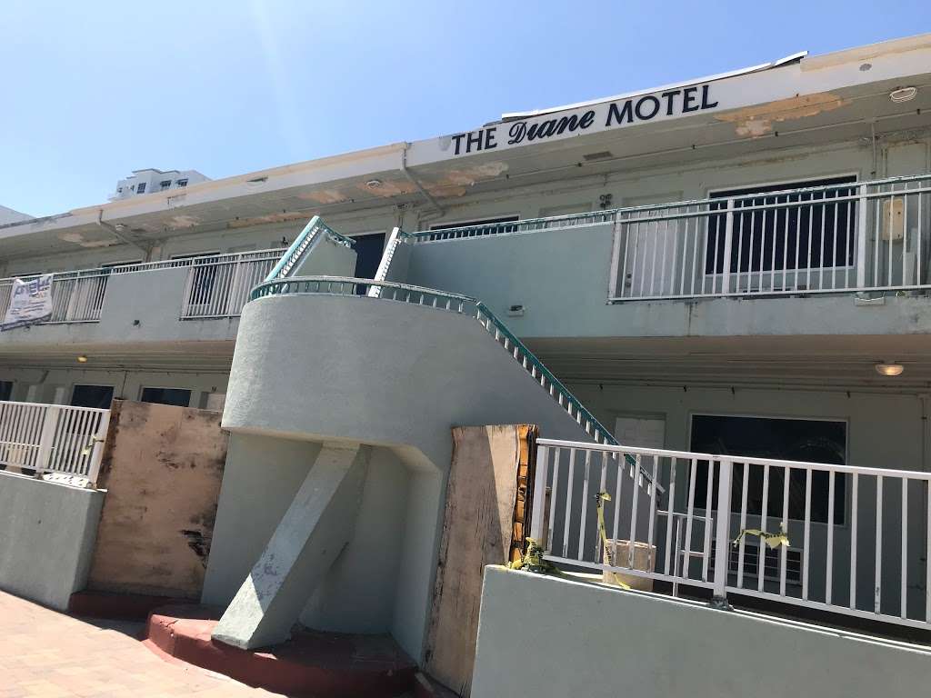 The Diane Motel: (Make-Over : Renovating) Motels in Hollywood, F | 3333, 1300 N Broadwalk, Hollywood, FL 33019, USA | Phone: (954) 927-9236