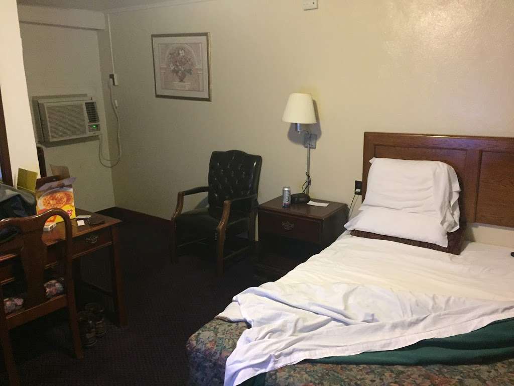 Motel Royal | 1709 Shelby Rd, Kings Mountain, NC 28086, USA | Phone: (704) 739-2236