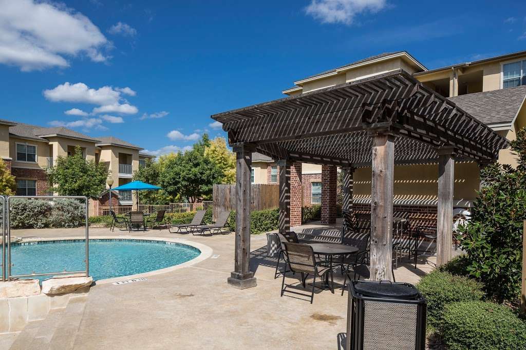 Bella Ruscello Luxury Apartment Homes | 250 E Hwy 67, Duncanville, TX 75137 | Phone: (972) 702-7214