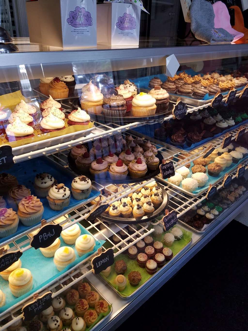 Miss Priss Cupcakes & Such | 4131 Norse Way, Long Beach, CA 90808, USA | Phone: (562) 377-6385