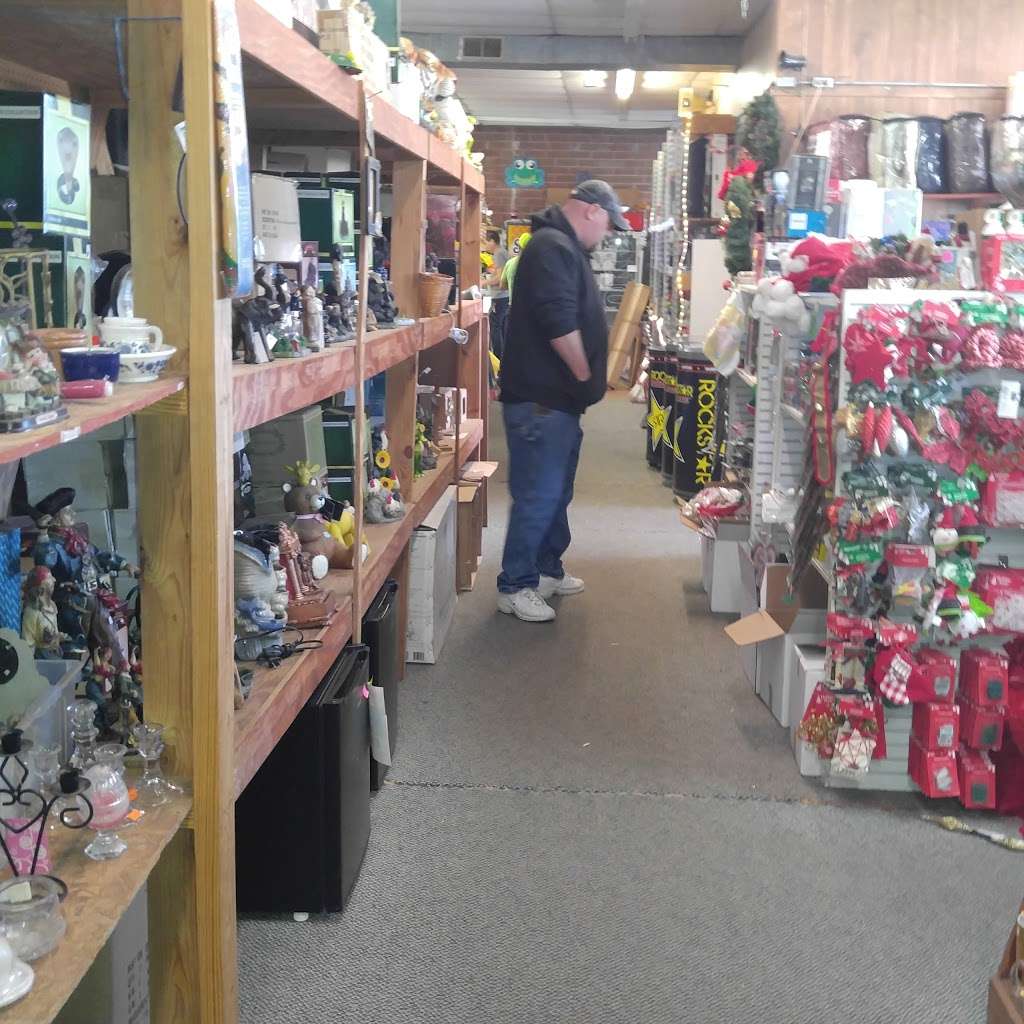 The Variety Store of Frog Pond | 20704 Nc 24 27 Hwy, Oakboro, NC 28129, USA | Phone: (704) 485-5622
