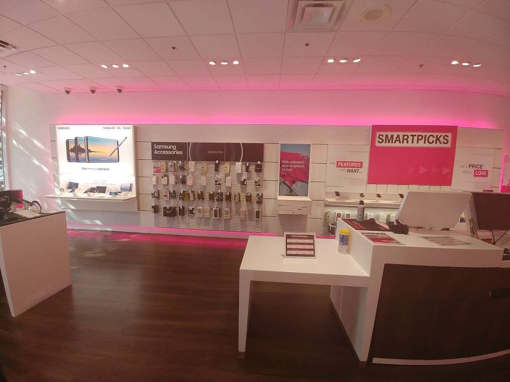 T-Mobile | 2863 Clarendon Blvd, Arlington, VA 22201 | Phone: (703) 243-7231