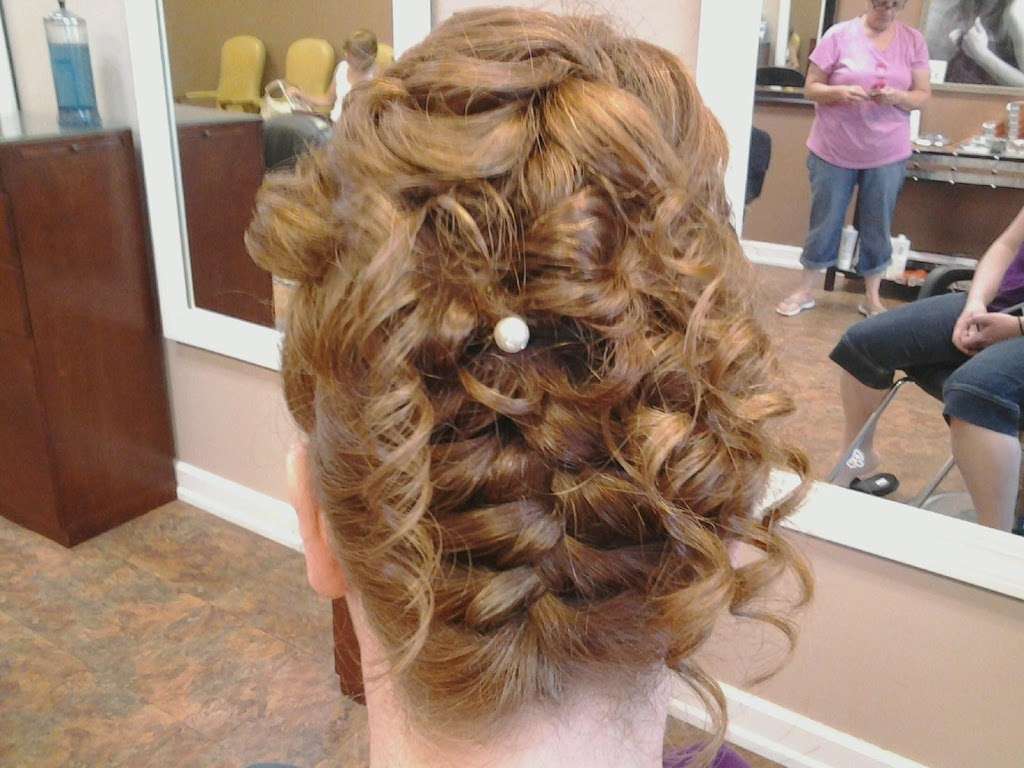 Unique Hair Studio | 176 Pulaski Ave, Sayreville, NJ 08872, USA | Phone: (732) 238-0084