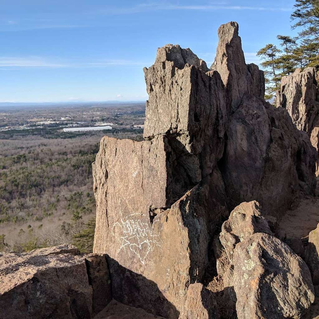 Crowders Mountain State Park Visitor Center | 522 Park Office Ln, Kings Mountain, NC 28086, USA | Phone: (704) 853-5375