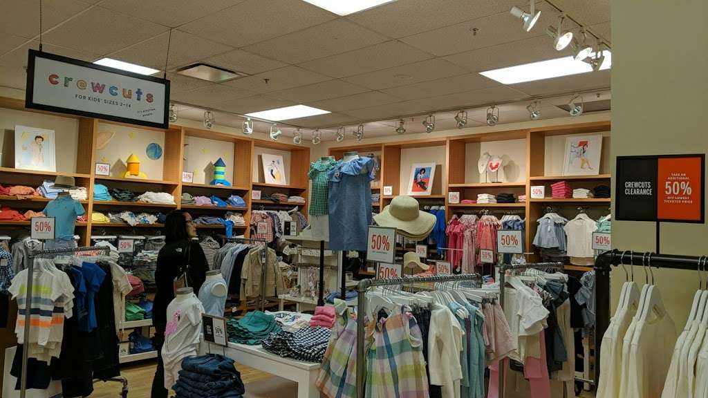 J.Crew Factory | 1 Premium, Outlet Blvd Space 410, Wrentham, MA 02093, USA | Phone: (508) 384-4480