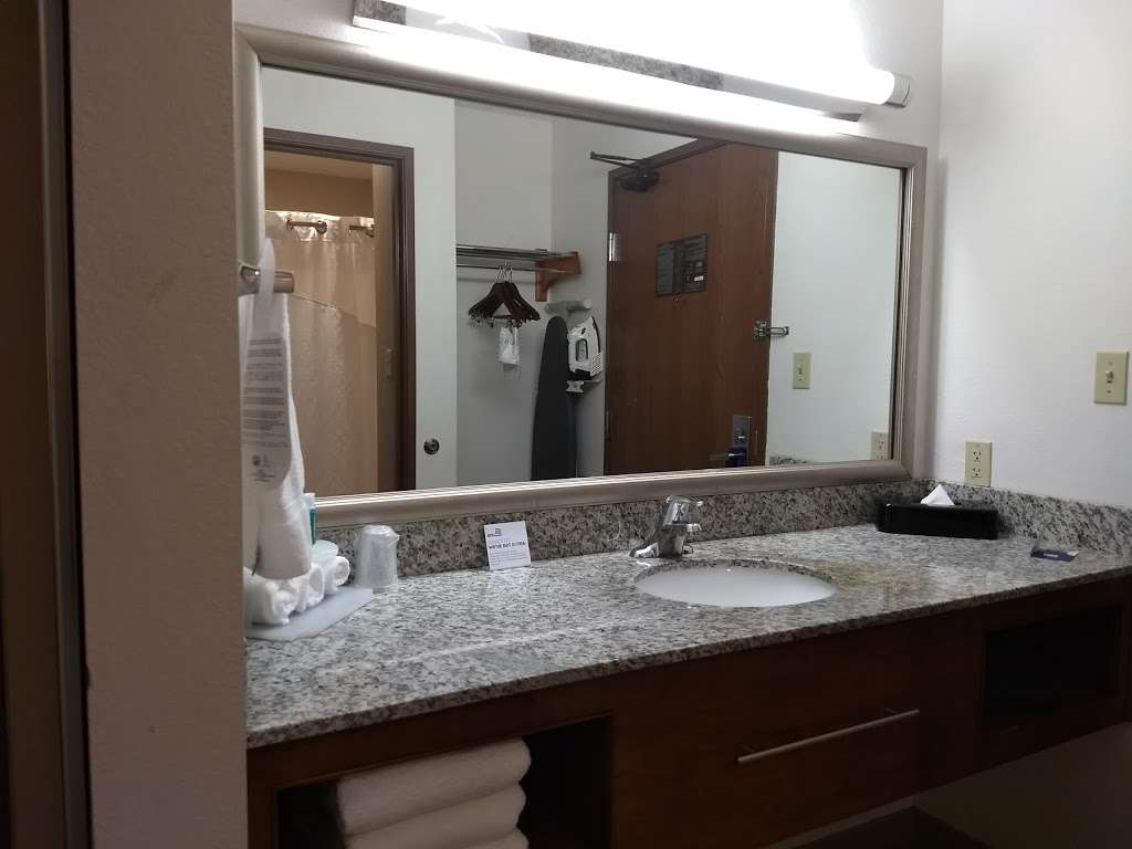 Holiday Inn Express Boston-Milford | 50 Fortune Blvd, Milford, MA 01757, USA | Phone: (508) 634-1054