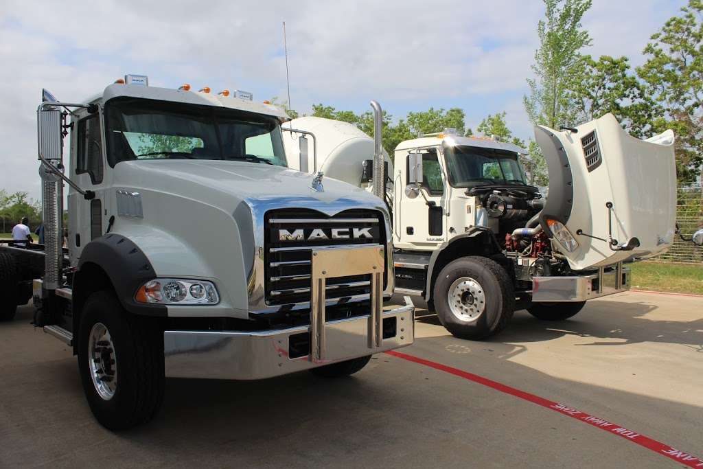 Vanguard Truck Center - Katy Volvo Mack | 27735 Katy Fwy, Katy, TX 77494, USA | Phone: (346) 307-3260
