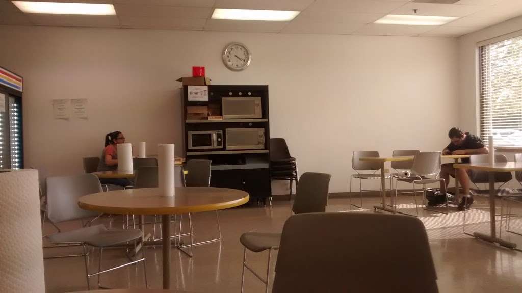 Brown Paper Goods Co 3530 Birchwood Dr, Waukegan, IL 60085, USA