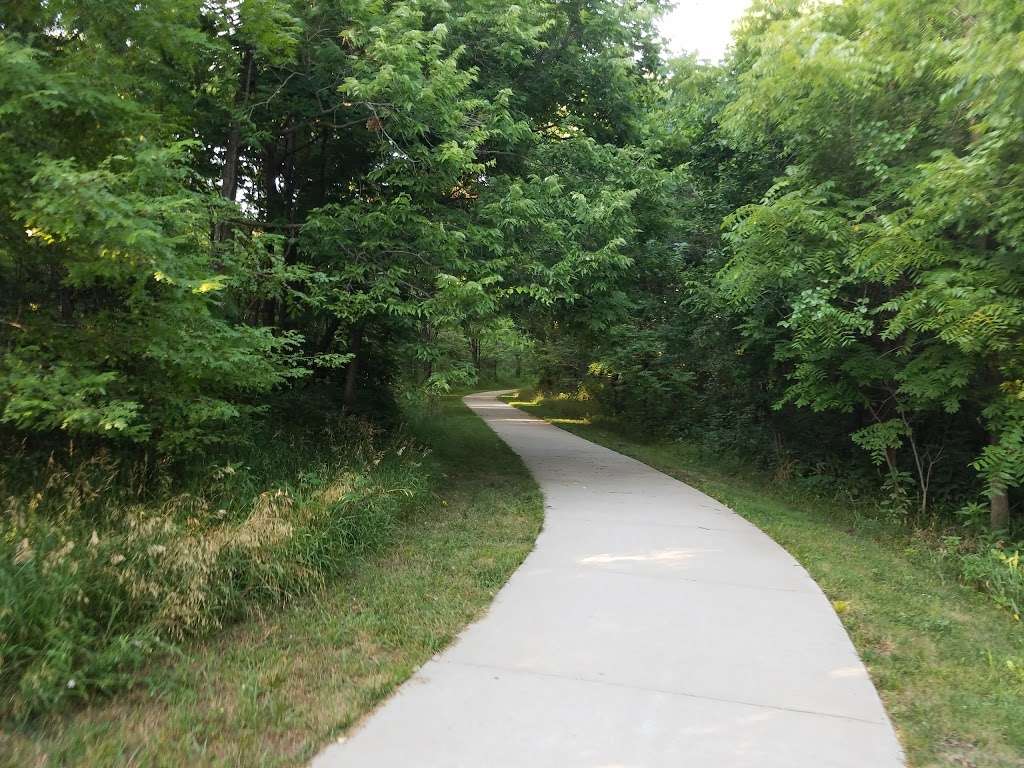 Amity Woods Nature Park | MO-152 & North Amity Avenue, Kansas City, MO 64153 | Phone: (816) 513-7500