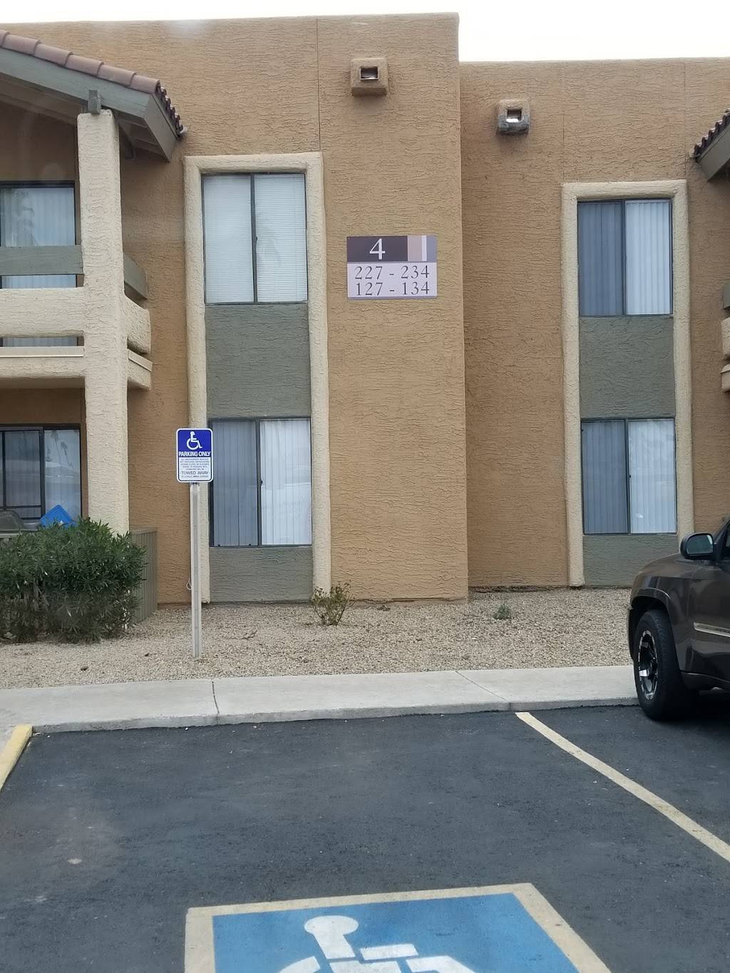 Lucera Apartment Homes | 2940 E Broadway Rd, Mesa, AZ 85204, USA | Phone: (480) 924-1680