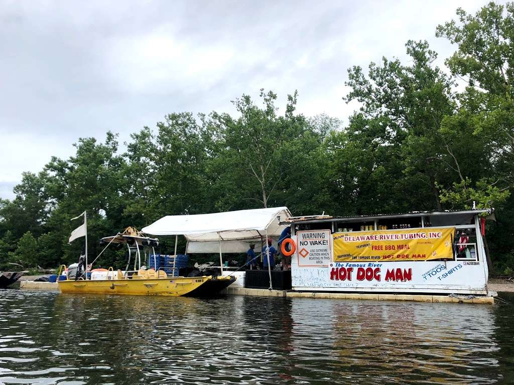 The Famous River Hot Dog Man | 778 Frenchtown Rd, Milford, NJ 08848, USA | Phone: (908) 996-5386