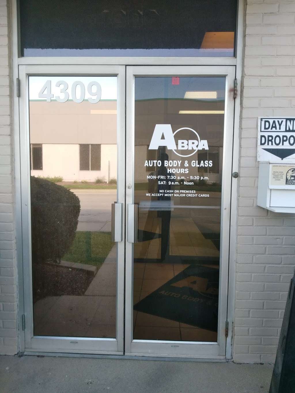 Abra Auto Body Repair of America | 4309 Transworld Rd, Schiller Park, IL 60176, USA | Phone: (847) 671-3011