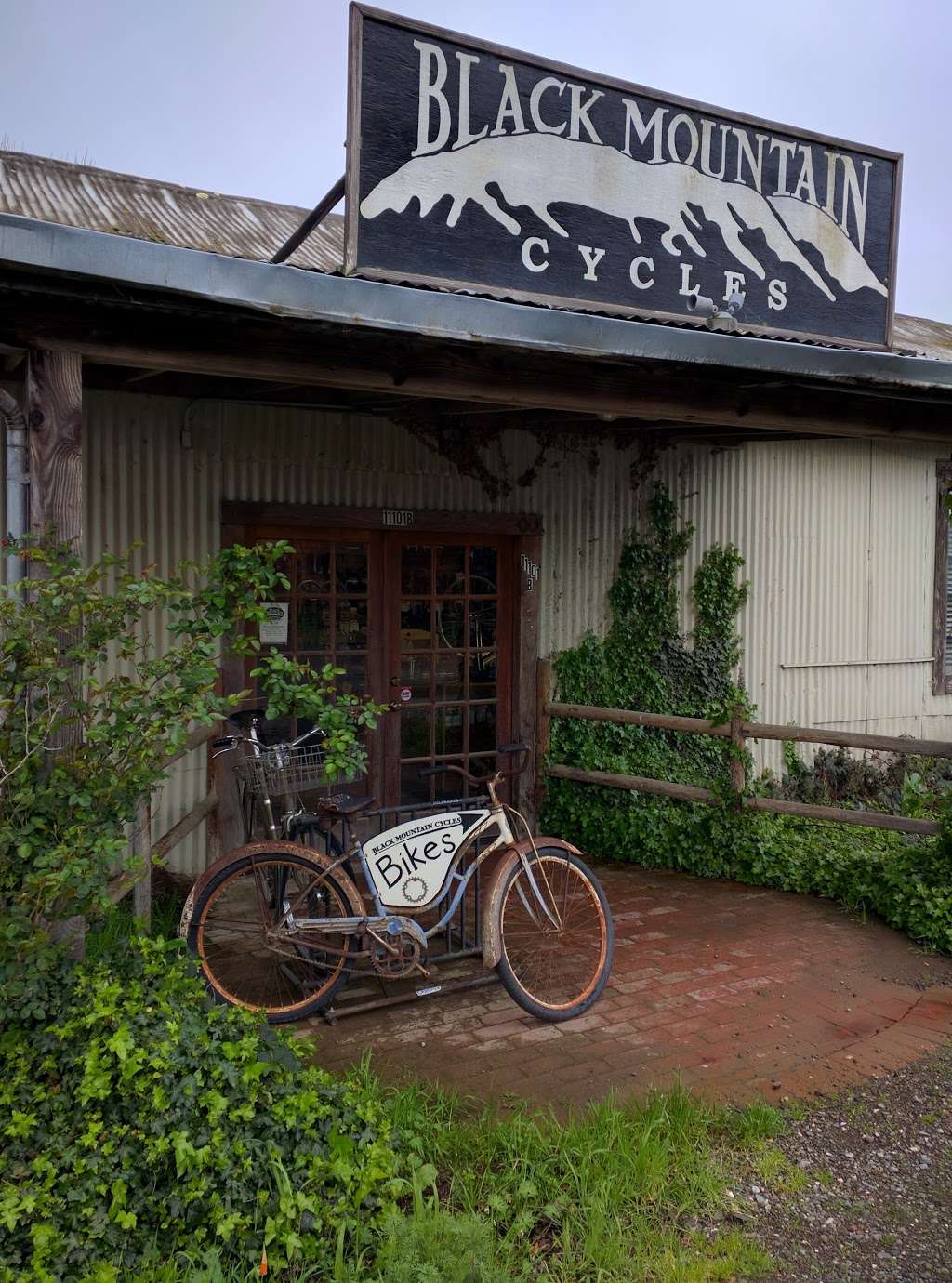 Black Mountain Cycles | 11101 CA-1, Point Reyes Station, CA 94956, USA | Phone: (415) 663-8125