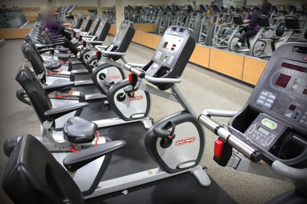 24 Hour Fitness | 324 Sycamore Ave, Vista, CA 92083, USA | Phone: (760) 666-6077