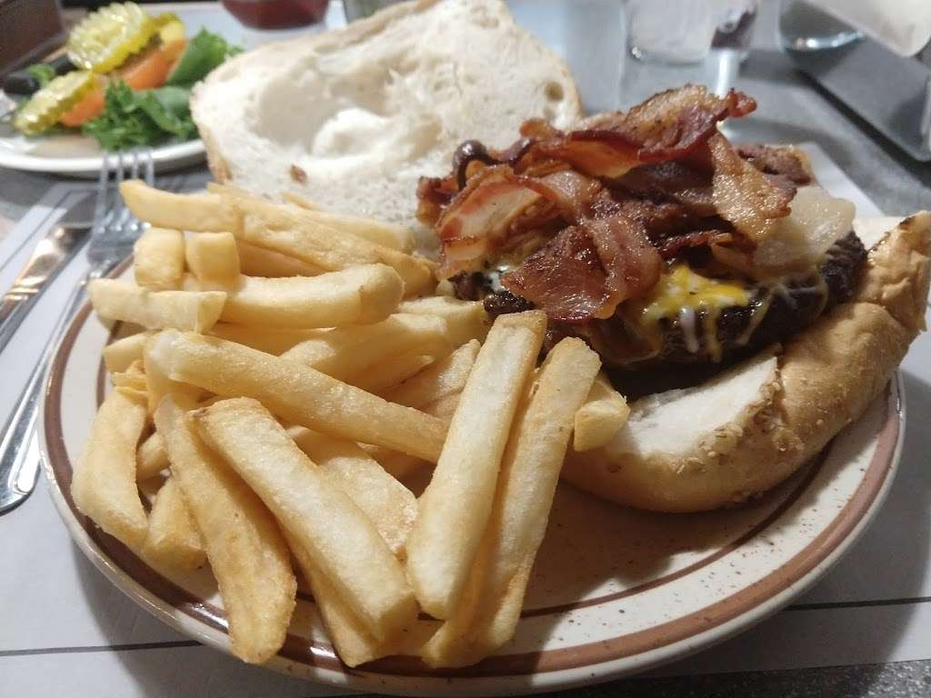 Charcoal Pit | 2600 Concord Pike, Wilmington, DE 19803, USA | Phone: (302) 478-2165