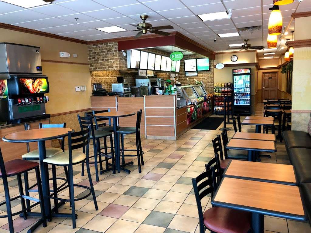 Subway Restaurants | 1588 Algonquin Rd, Hoffman Estates, IL 60192, USA | Phone: (847) 934-9989