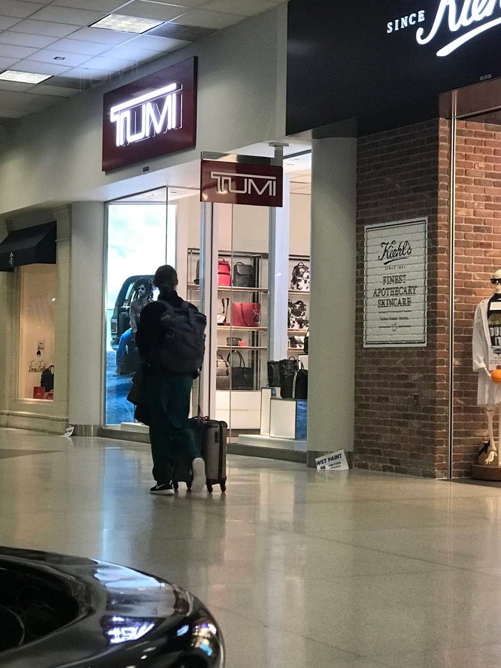 TUMI Charlotte Douglas Airport | 5501 Josh Birmingham Pkwy #21A, Charlotte, NC 28208 | Phone: (704) 359-8771