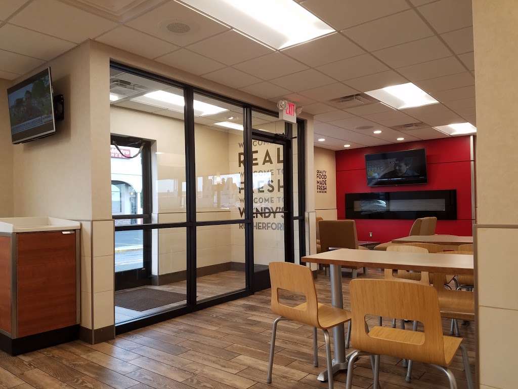 Wendys | 30 Route 17 South, Rutherford, NJ 07070, USA | Phone: (201) 842-0818