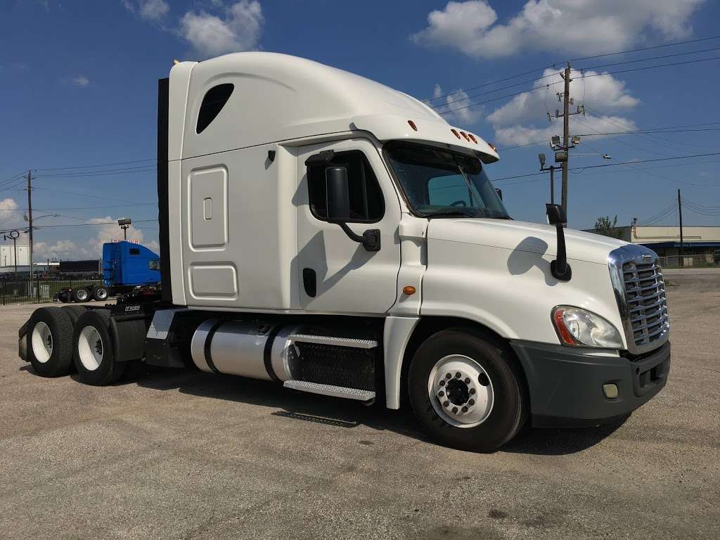 E F Truck Sales | 3655 N McCarty St, Houston, TX 77029 | Phone: (713) 670-0044