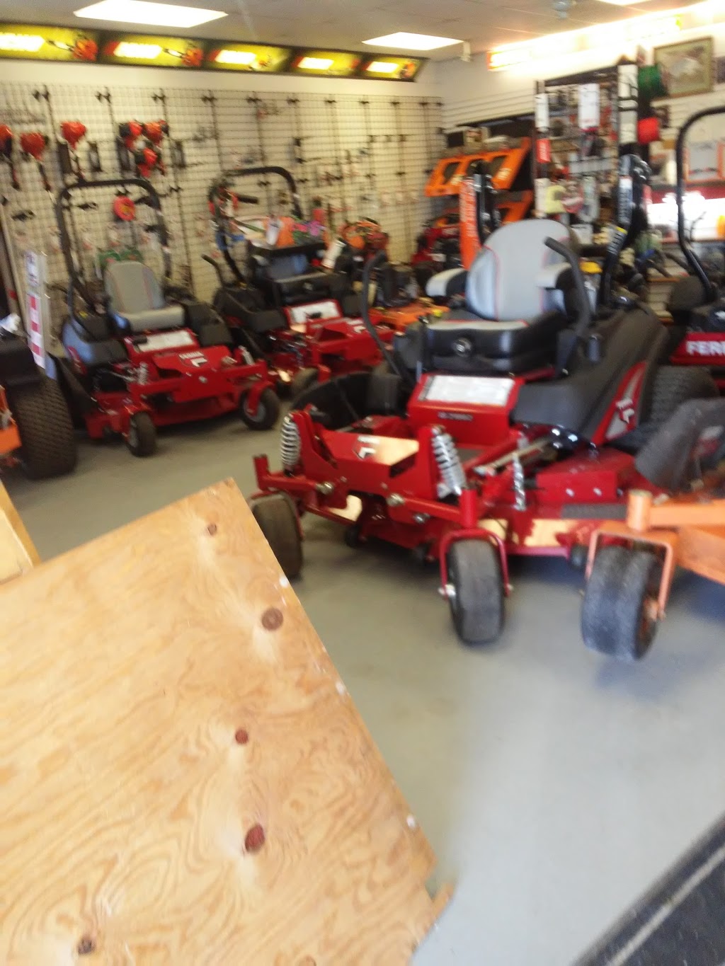 Umatilla Saw & Mower, LLC | 590 N Central Ave, Umatilla, FL 32784, USA | Phone: (352) 669-5645