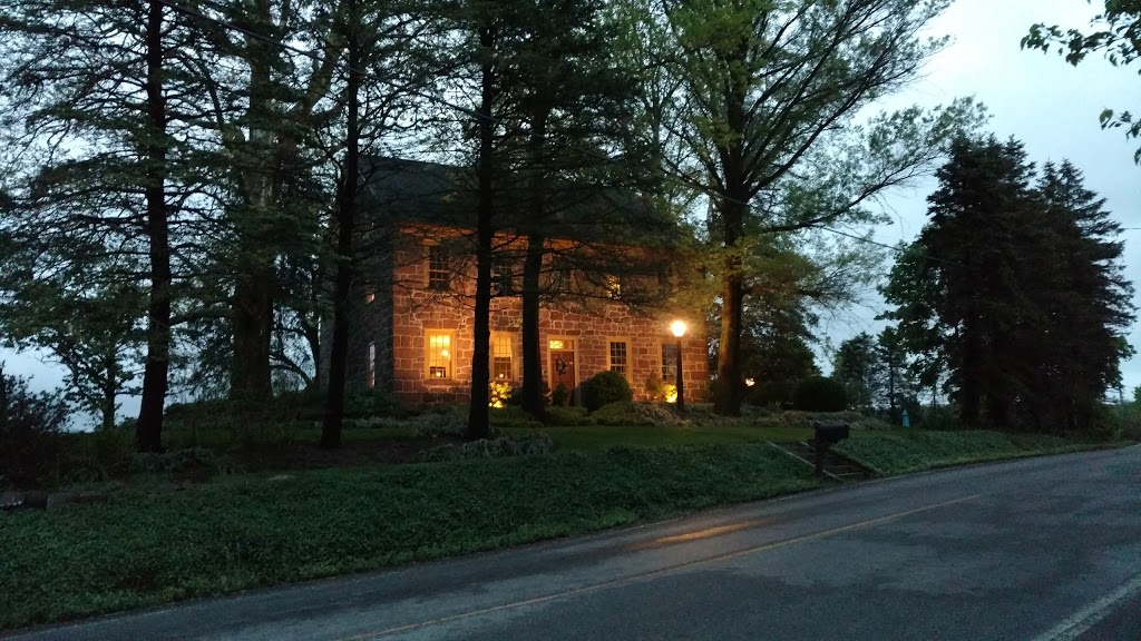 Brownstone Colonial Inn | 590 Galen Hall Rd, Reinholds, PA 17569, USA | Phone: (717) 484-4460