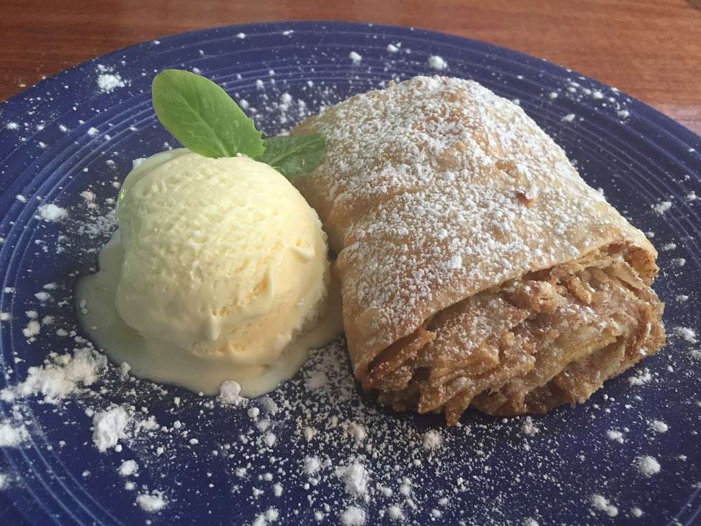 Mattie’s Strudel Haus | 299 Industrial Dr, Nazareth, PA 18064, USA | Phone: (215) 301-1881