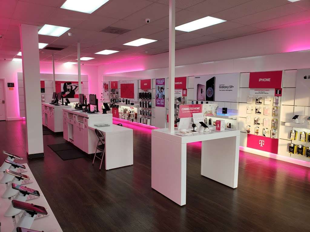 T-Mobile | 1321 Riverside Pkwy Ste D3, Belcamp, MD 21017, USA | Phone: (667) 229-5143