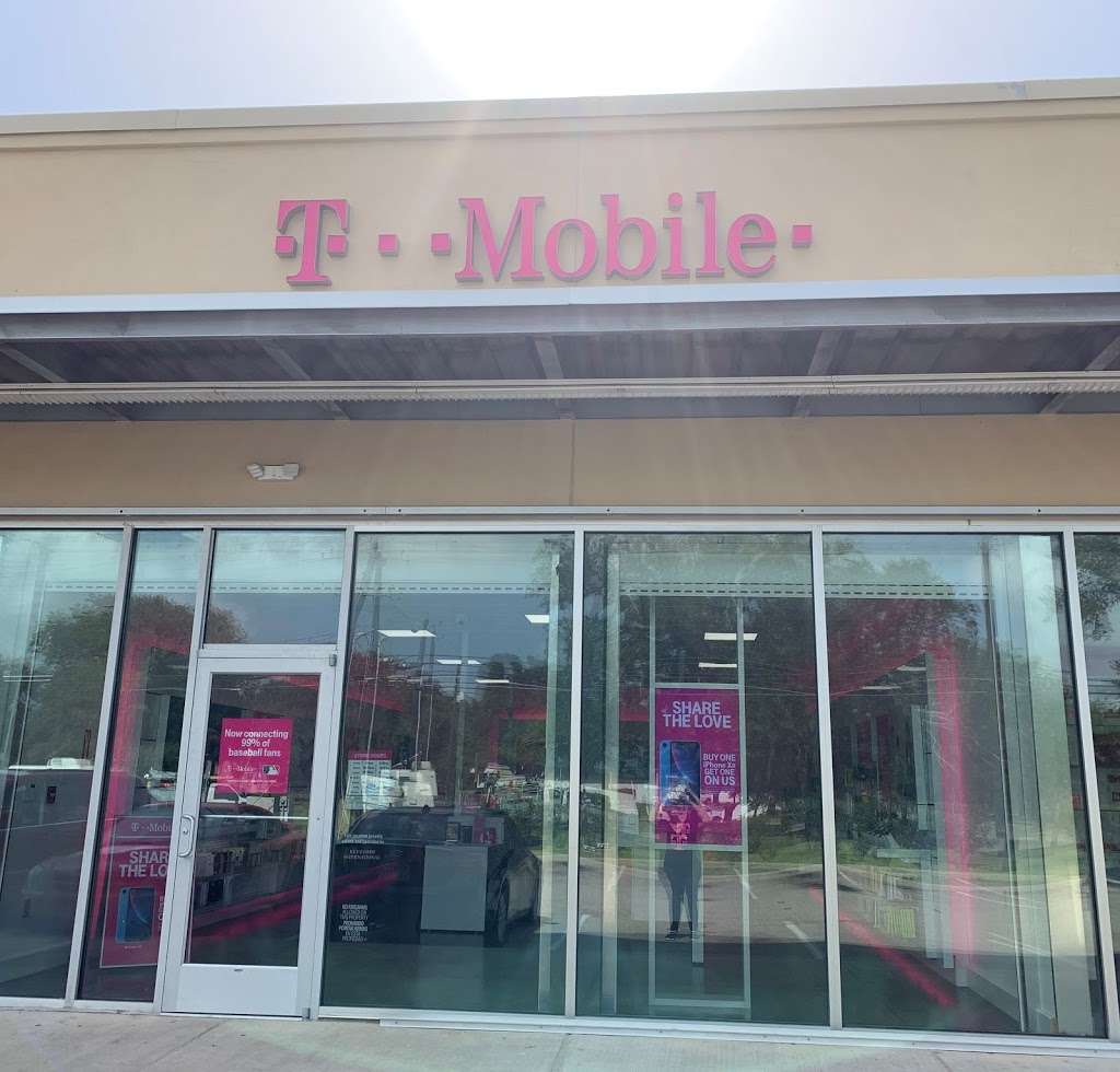 T-Mobile | 90 Oak Dr Suite K, Lake Jackson, TX 77566, USA | Phone: (979) 285-9360