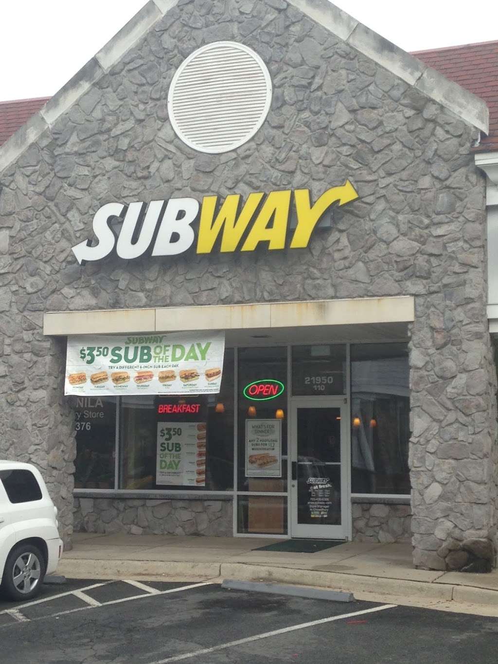 Subway Restaurants | 21950 Cascades Pkwy #110, Sterling, VA 20164 | Phone: (703) 430-6300