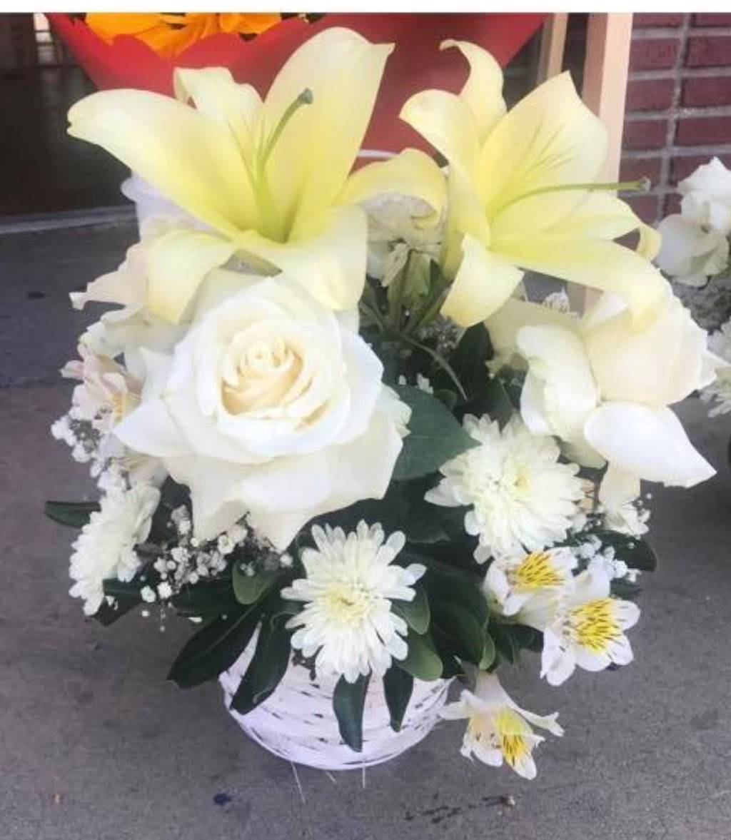 Bellamia Flower Shop | 1237 S Main St, Santa Ana, CA 92707, USA | Phone: (714) 583-2837