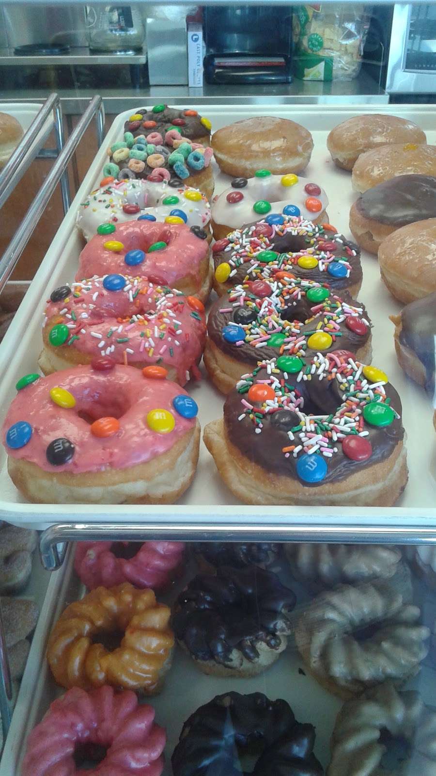 Sunrise Donuts & Bakery | 1500 W Whittier Blvd, La Habra, CA 90631, USA | Phone: (562) 524-2003