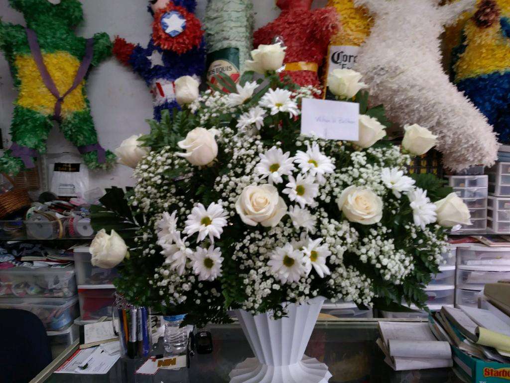 Blanquitas Flower Shop | 2701 Telephone Rd, Houston, TX 77023, USA | Phone: (713) 921-3819