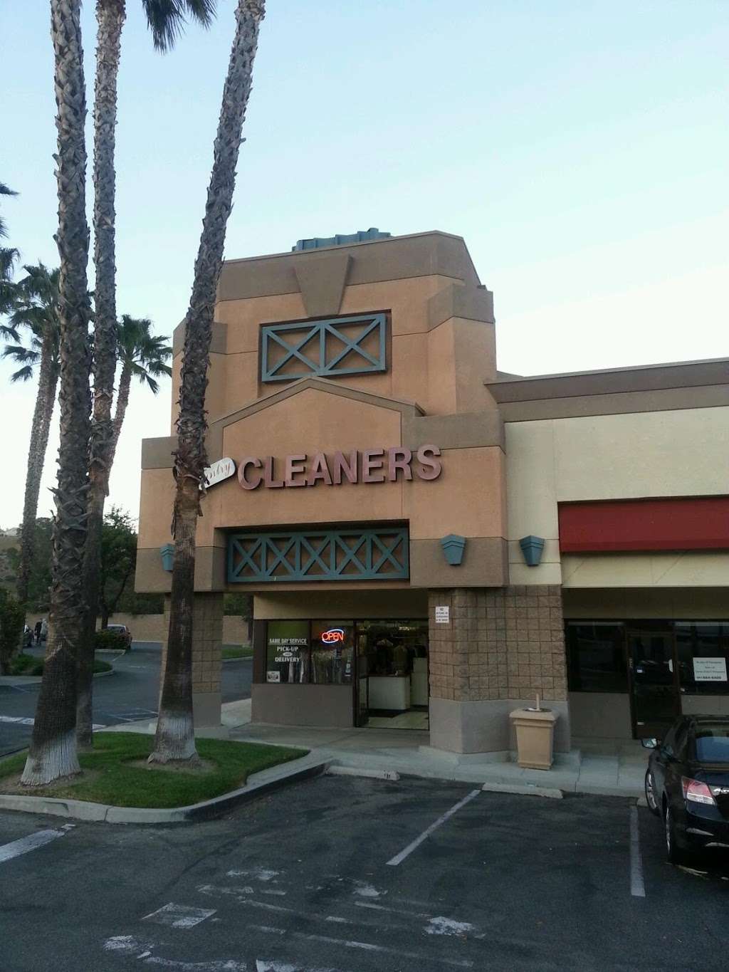 Country Cleaners | 3929, 31940 Castaic Rd, Castaic, CA 91384, USA | Phone: (661) 294-3844