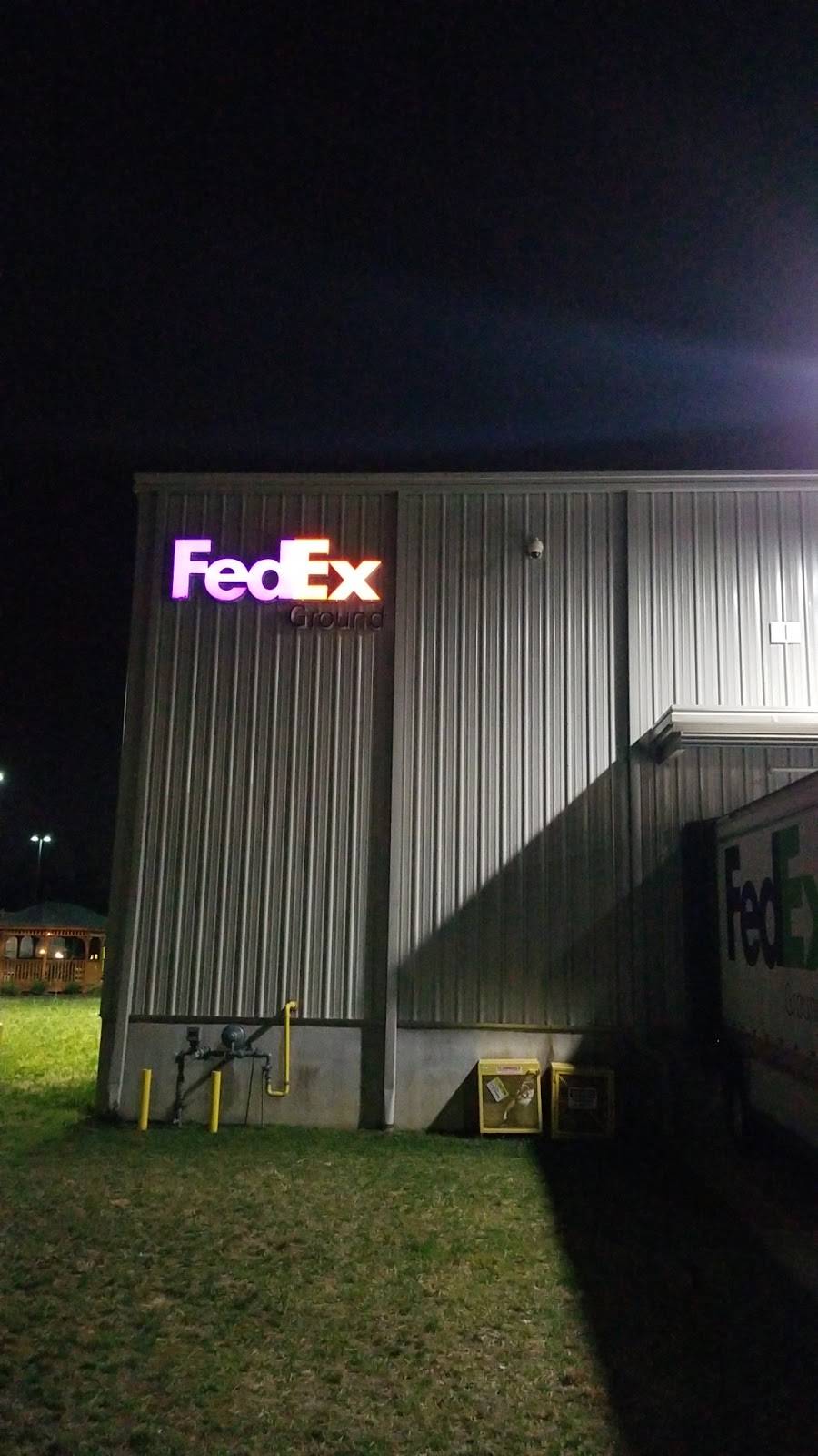 FedEx Ground | 10999 Air Park Rd, Ashland, VA 23005, USA | Phone: (800) 463-3339