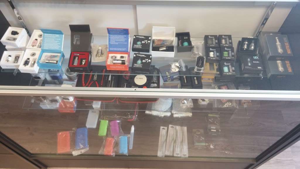 Skye Line Vape Lounge | 136 W Commercial Ave, Lowell, IN 46356, USA | Phone: (219) 690-3527