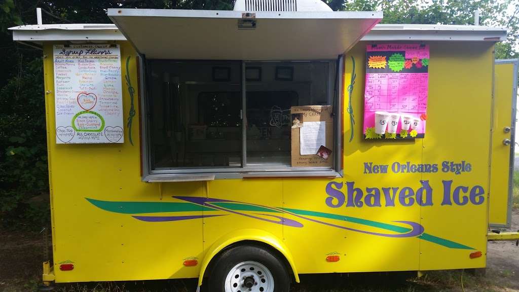 Moms mobile shaved ice snoballs | 1858 Chesapeake Pl, Pasadena, MD 21122, USA | Phone: (443) 852-0805