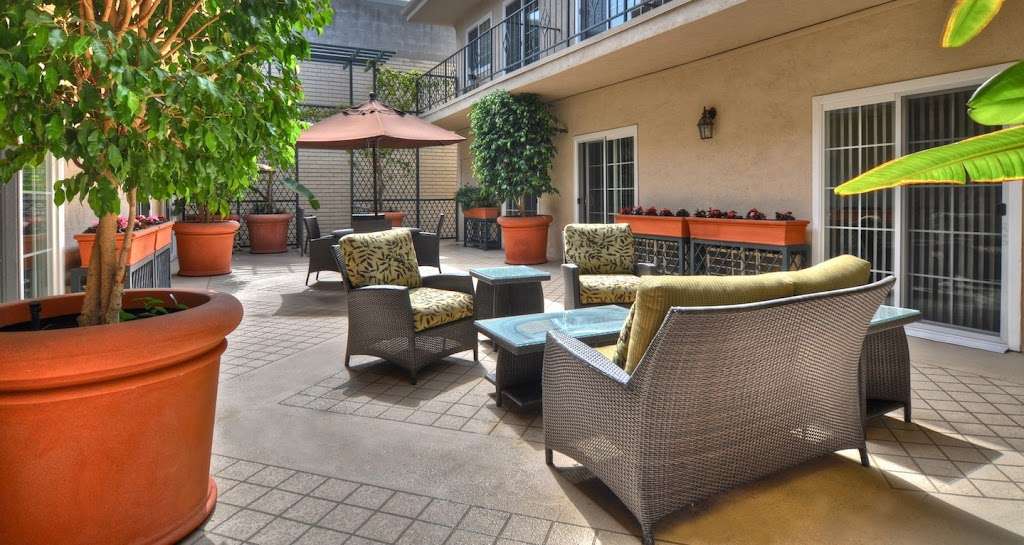 Encino Terrace Senior Living | 16025 Ventura Blvd, Encino, CA 91436, USA | Phone: (818) 538-5970