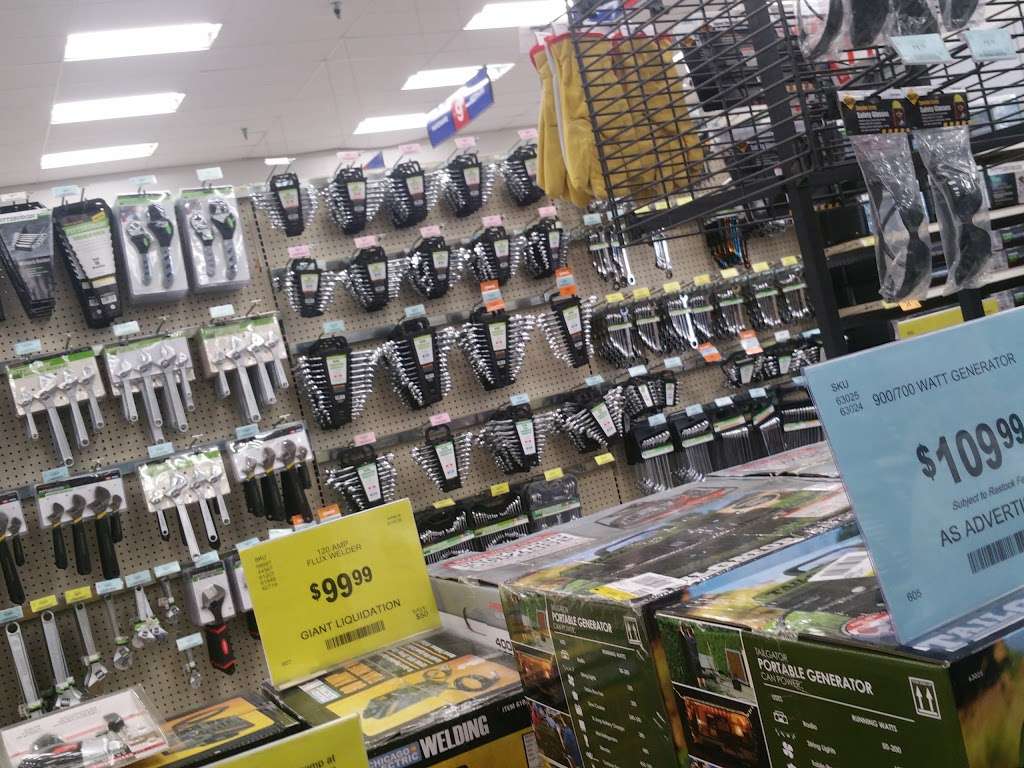 Harbor Freight Tools | 3660 E Foothill Blvd, Pasadena, CA 91107, USA | Phone: (626) 304-9272