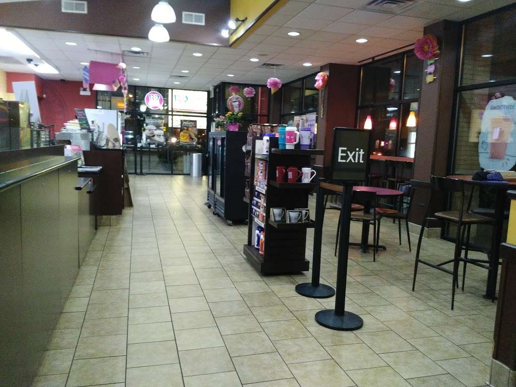 Dunkin Donuts | 3801 W Belmont Ave, Chicago, IL 60618, USA | Phone: (773) 539-1125