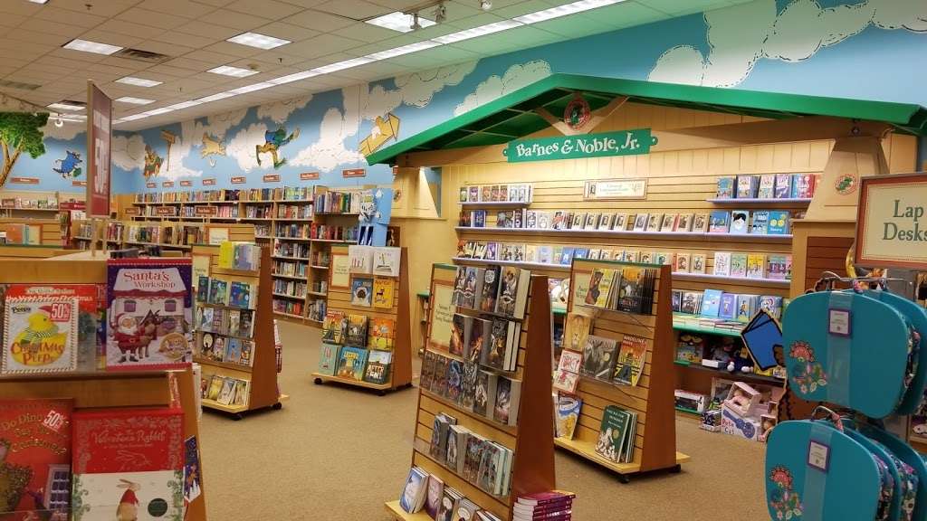 Barnes & Noble | 14347 W Colfax Ave, Golden, CO 80401, USA | Phone: (303) 215-9060