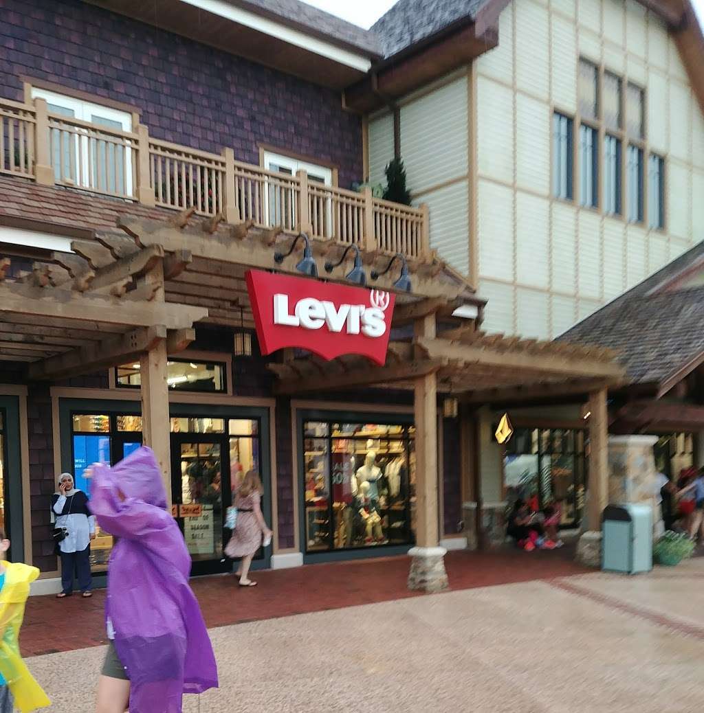 Levis Store Disney Springs™ | 1536 East Buena Vista Drive #1B, Orlando, FL 32830, USA | Phone: (407) 560-0525