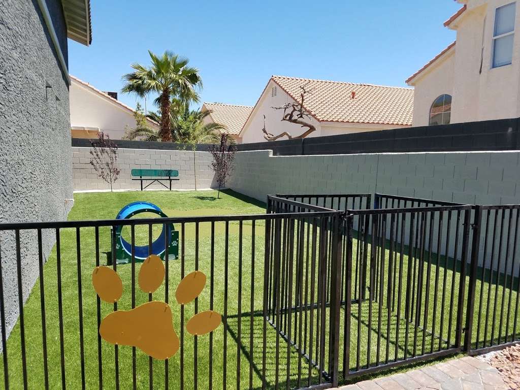 Sunset Hills Apartments | 2825 Bluegrass Ln, Henderson, NV 89074 | Phone: (702) 361-5100