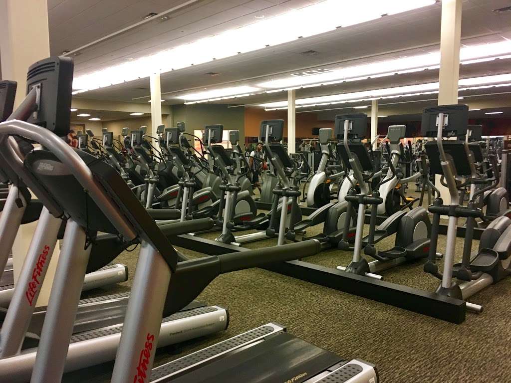 LA Fitness | 240 ROUTE 17 N, Paramus, NJ 07652, USA | Phone: (201) 576-8093