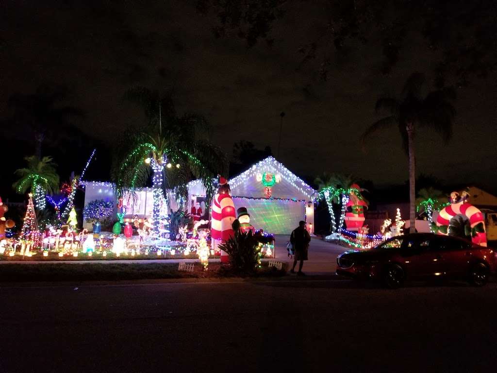 Keri & Rons Christmas Light Display | 5539 Garden Grove Cir, Winter Park, FL 32792, USA