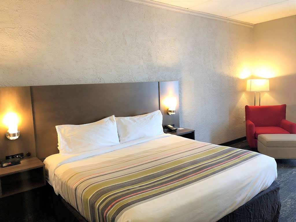 Country Inn & Suites by Radisson, Mt. Pleasant-Racine West, WI | 13339 Hospitality Ct, Sturtevant, WI 53177, USA | Phone: (262) 884-0200