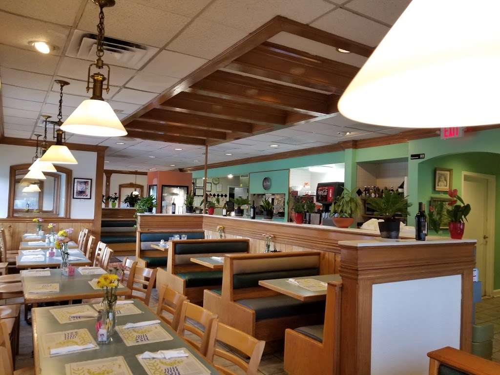 Montclair Family Restaurant | 17001 Dumfries Rd, Montclair, VA 22025, USA | Phone: (703) 221-4097